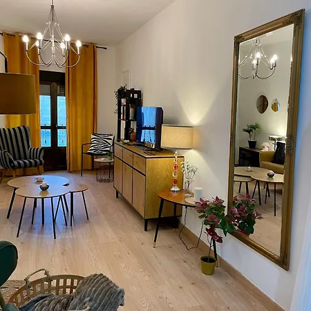 Vut Condes Garaje Privado Apartman *